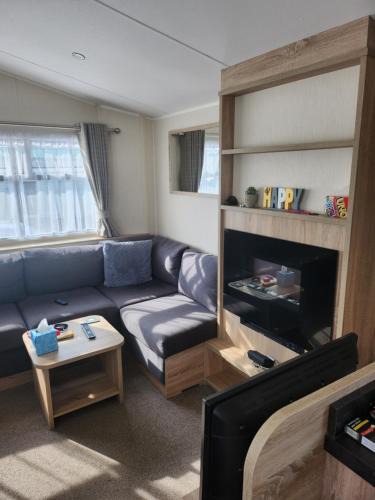 Southminster House | F86 Steeple Bay