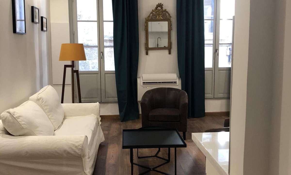 Montpellier City-Centre Apartment | Fabre museum, charming apartment, free parking.!
