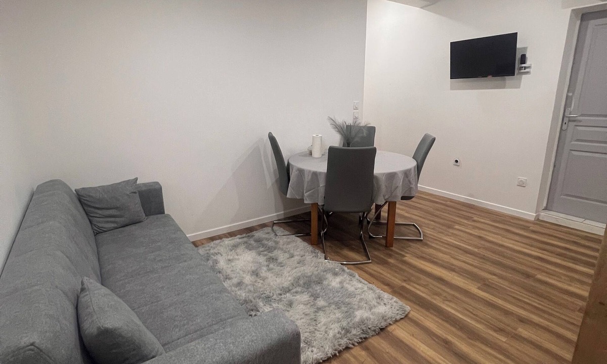 Gonesse Apartment | Fabulous 1-bedroom apartment in charming Gonesse for your stay