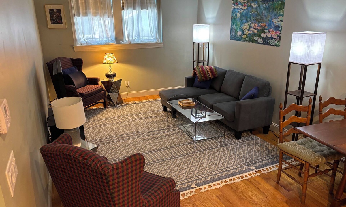 Albany Apartment | Fabulous 1 BR apt in converted industrial building. 1 block from Washington Park