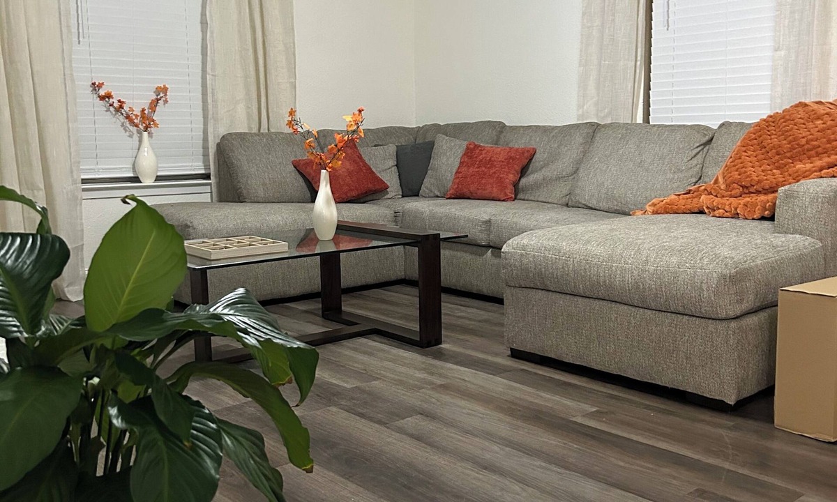 South Arlington Condo | Fabulous 2-bedroom condo in Arlington with WiFi access