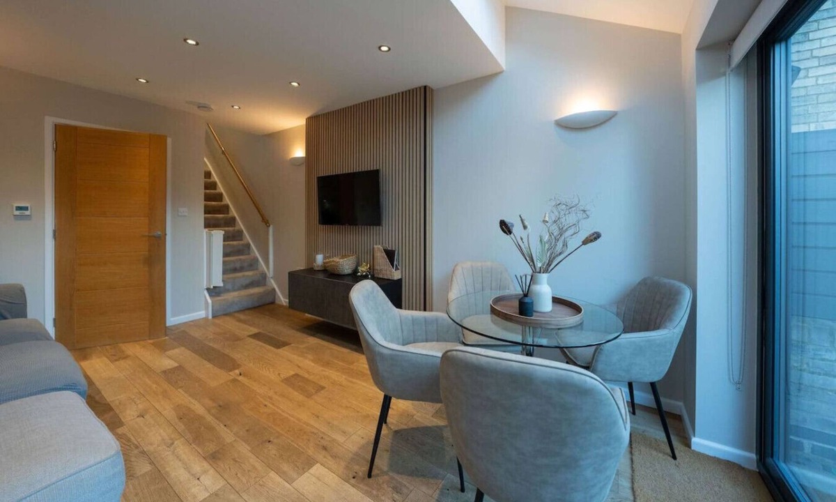 Cambridge Apartment | Fabulous 2 Bedroom Home