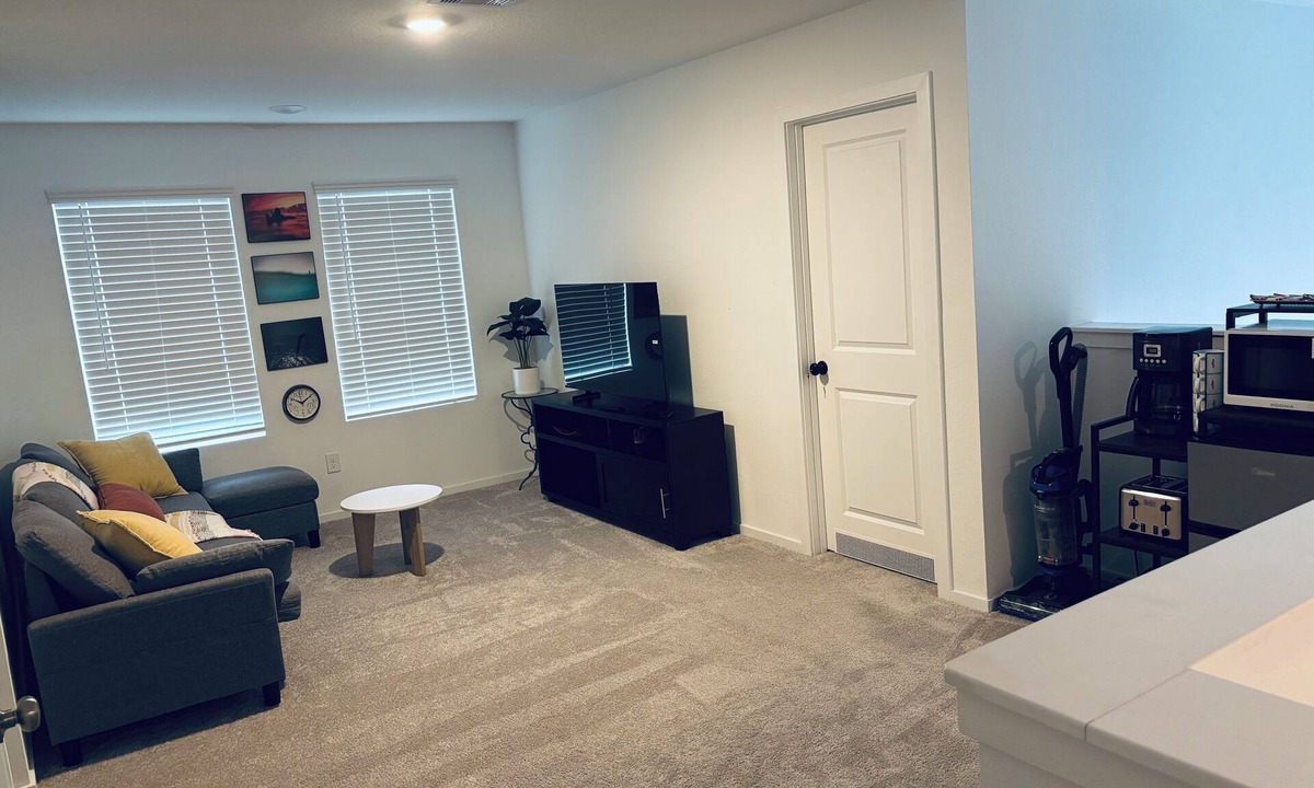 Rosenberg House | Fabulous 2-bedrooms private rooms upstairs with Game Room Access in a prime area