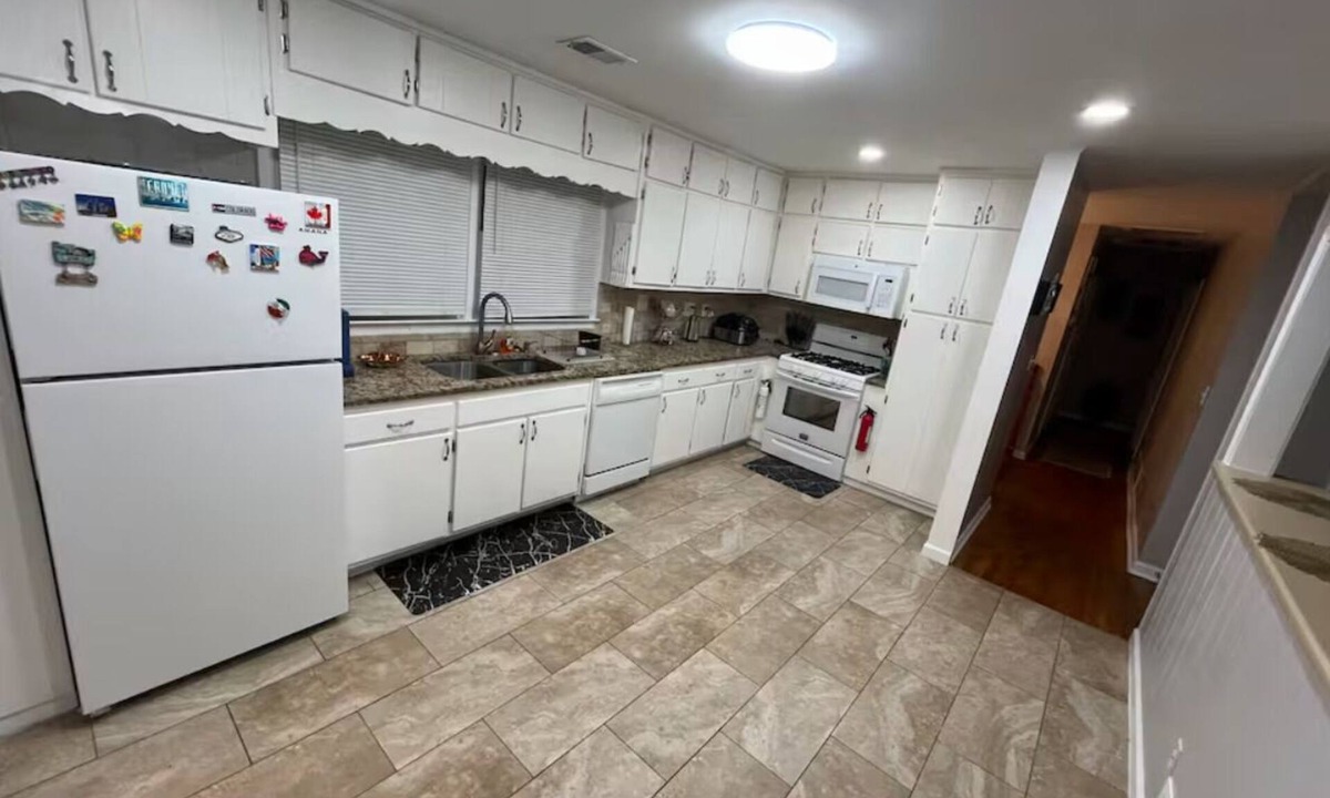 Jonesboro House | Fabulous 3-bedroom house with AC in charming Jonesboro
