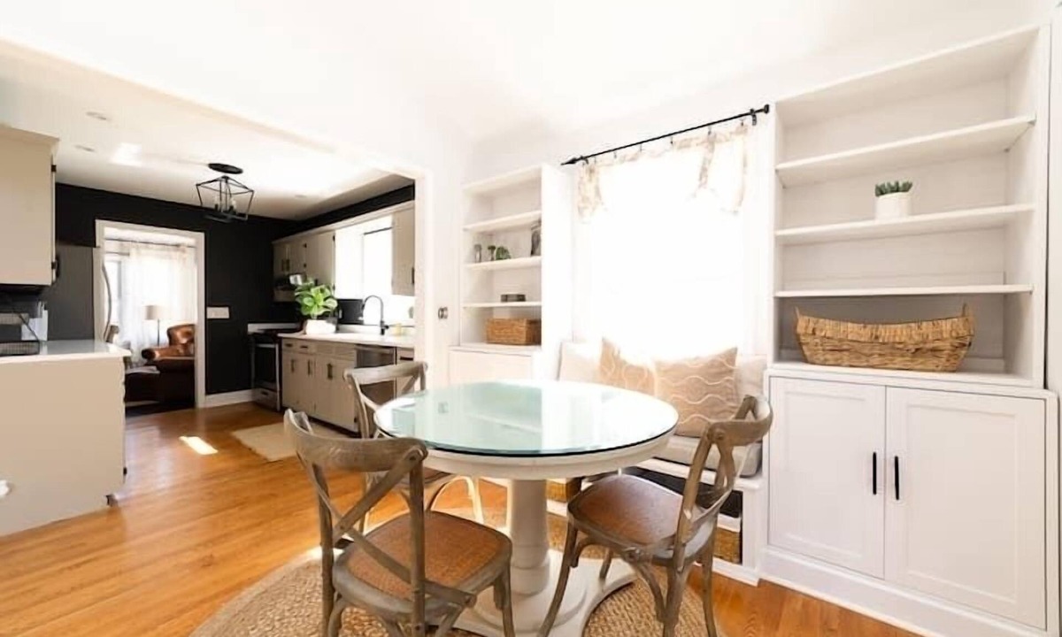 Elgin House | Fabulous 3-bedroom house with AC in charming Elgin