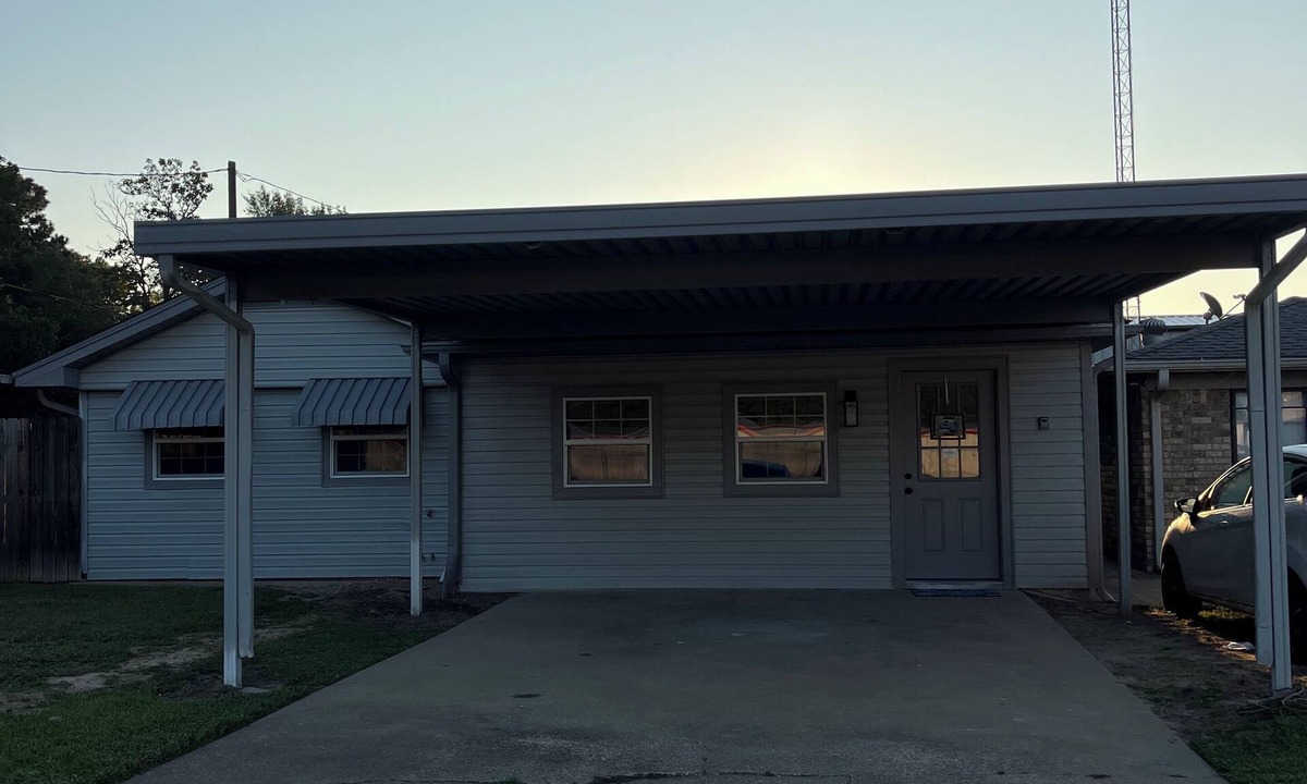 Tyler House | Fabulous 3-bedroom house with AC in charming Tyler