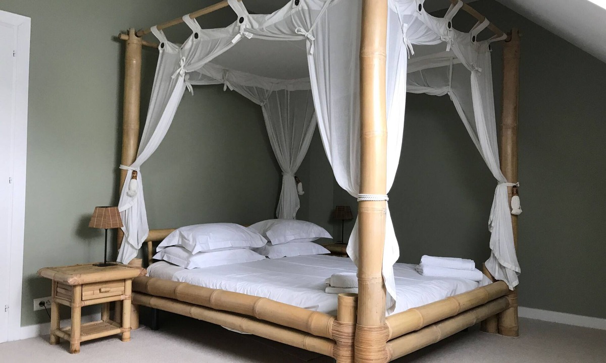 Lanvallay House | Fabulous 4-Bed House in Dinan Port. A beautiful historic building with style.