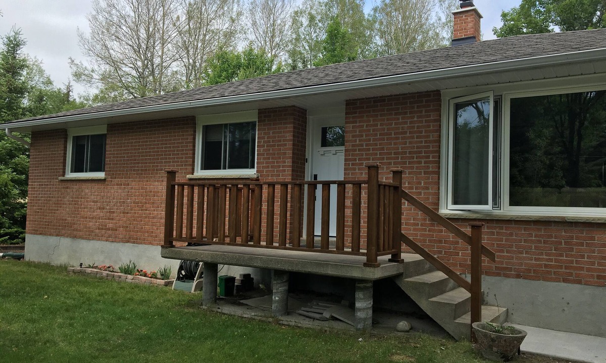 Wymbolwood Beach Cottage | Fabulous 4 Season Cottage for Rent
