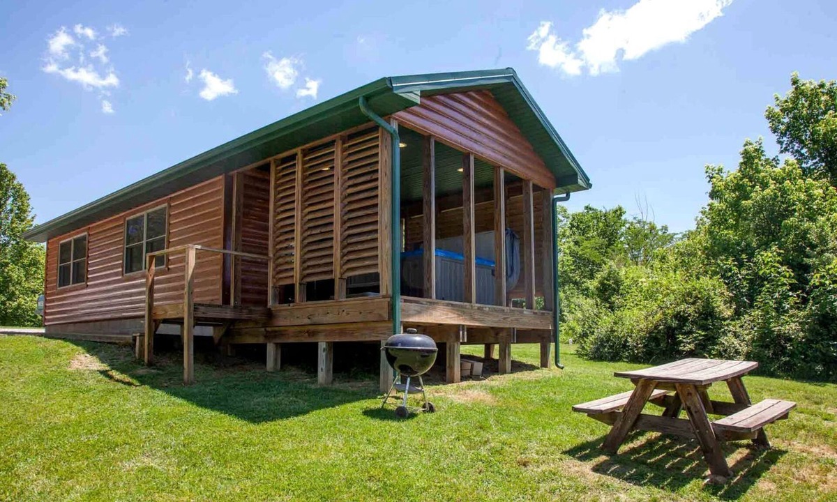 Equality House | Fabulous Cabin with Hot-tub in Herod, Illinois