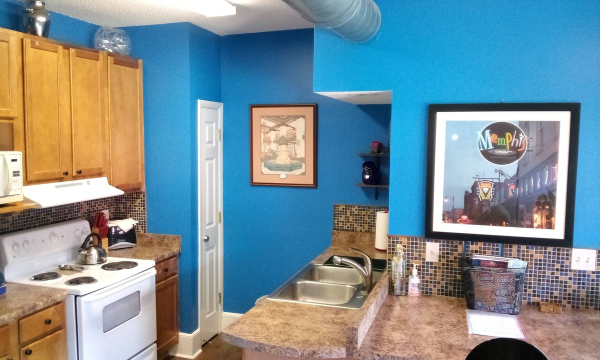 South Main Historic District Condo | Fabulous downtown condo!