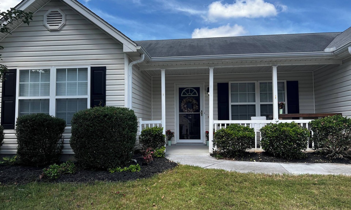 Simpsonville House | Fabulous Five Forks Residence near EVERYTHING!