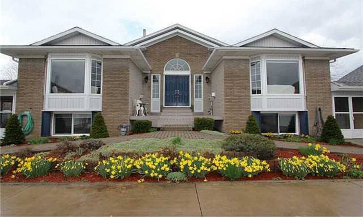 Virgil House | Fabulous Guesthouse B & B Located In The Heart Of Vineyard Country!