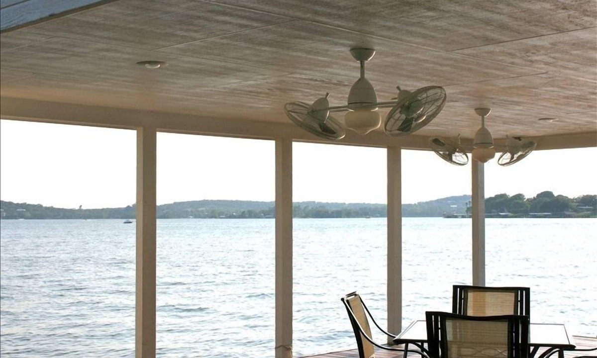 Granite Shoals House | Fabulous LakeHome w/Sunset Views, Kayak, Paddleboard, WaterSlide, Fishing & more