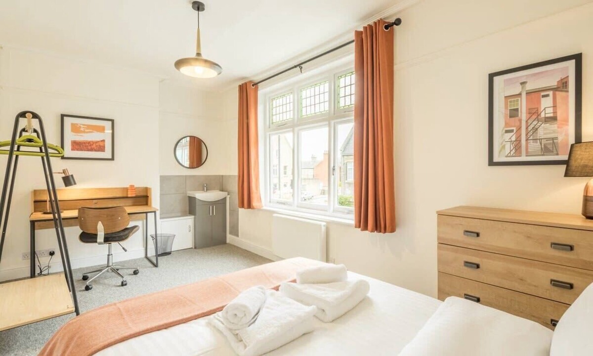 Mill Road Apartment | Fabulous Large Apartment for 7 - CENTRAL Cambridge