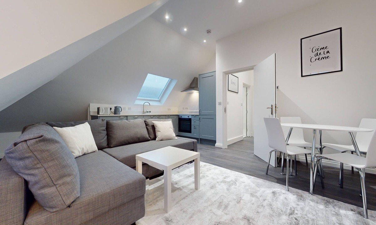 Mapesbury Apartment | Fabulous Loft flat in London