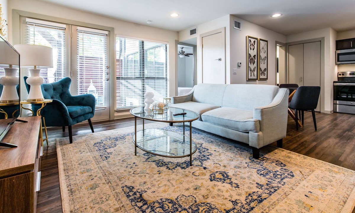 Oak Lawn Apartment | Fabulous Oak Lawn Flat - Ideal LOCATION!!!