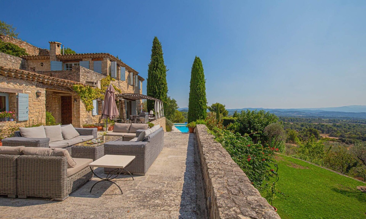Cucuron House | Fabulous property with heated pool just outside Cucuron