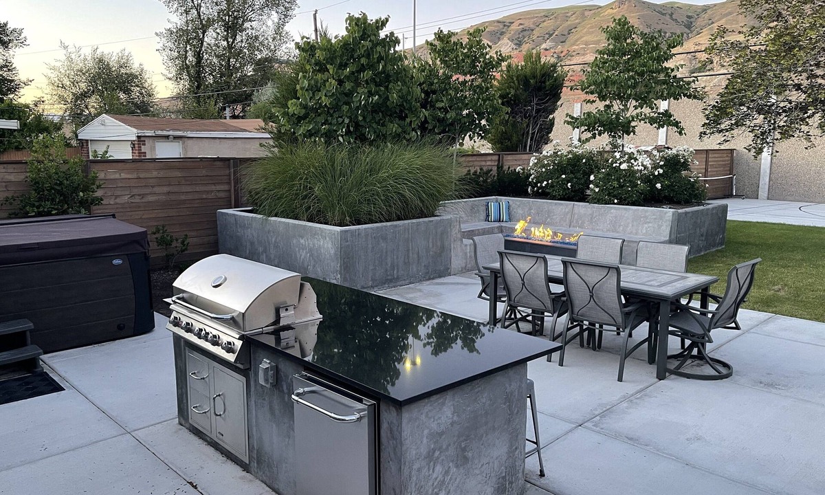 Rose Park House | Fabulous Urban Oasis w/hot tub and private backyard!