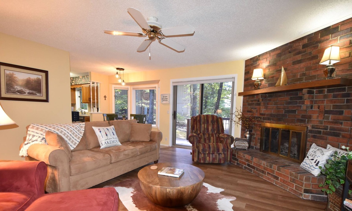 Hot Springs Village House | Fabulous Waterfront 1 story w/carport and private dock on beautiful Lake Pineda