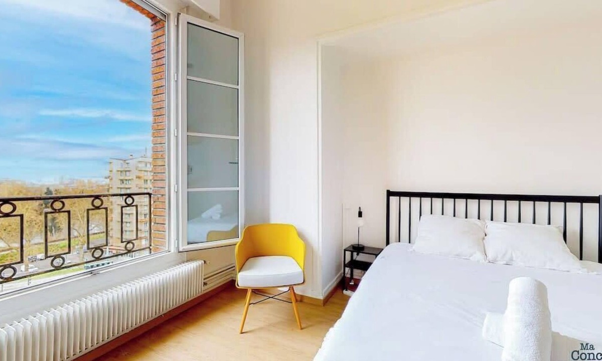 Fer a Cheval Apartment | Fac 6 · Vue Garonne - Tram- Parking