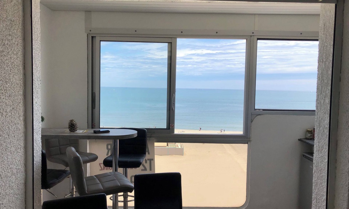 Canet-Plage Apartment | Face à la Mer Pour 4pers, Wifi Bbox, Parking Privé, Loggia vue sur le Canigou