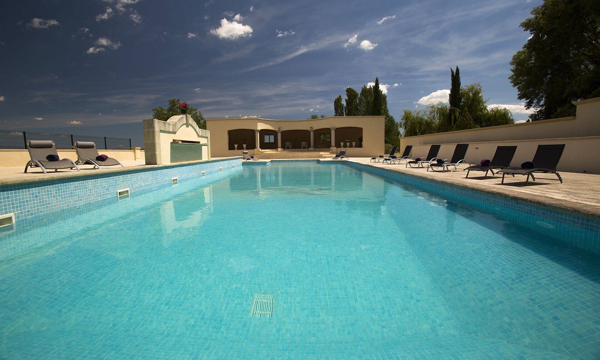 Forcalquier Cottage | Facing a green esplanade, Lardiers cottage for 5 people