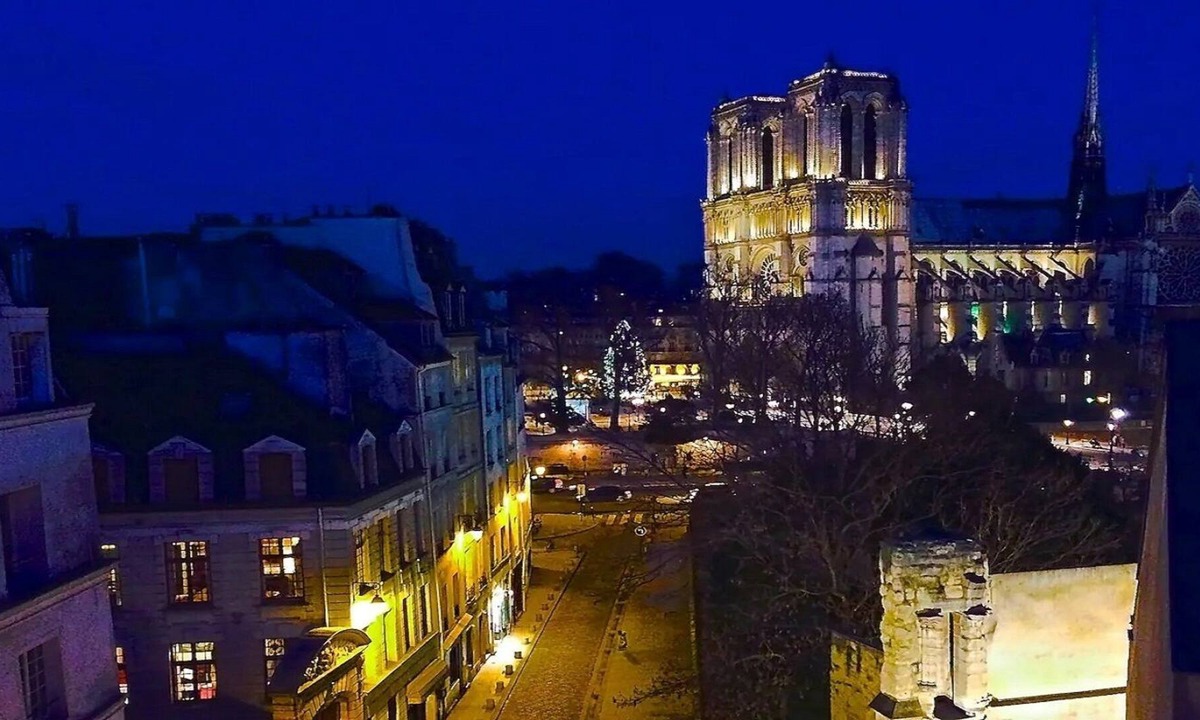 Sorbonne Apartment | FACING NOTRE DAME,IN THE HEART OF THE LATIN QUARTER,NEXT TO SAINT GERMAIN &SEINE