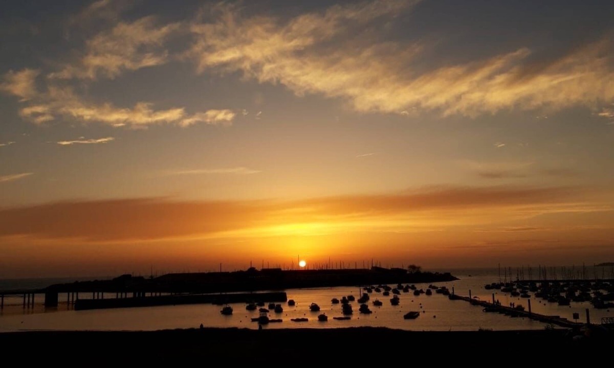 Pornichet Apartment | Facing the sea very bright.60 m2.all shops nearby personal parking.