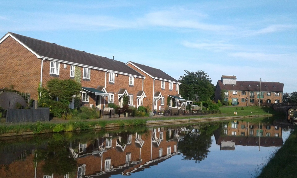 Market Drayton House | Facing the Shropshire Union Canal