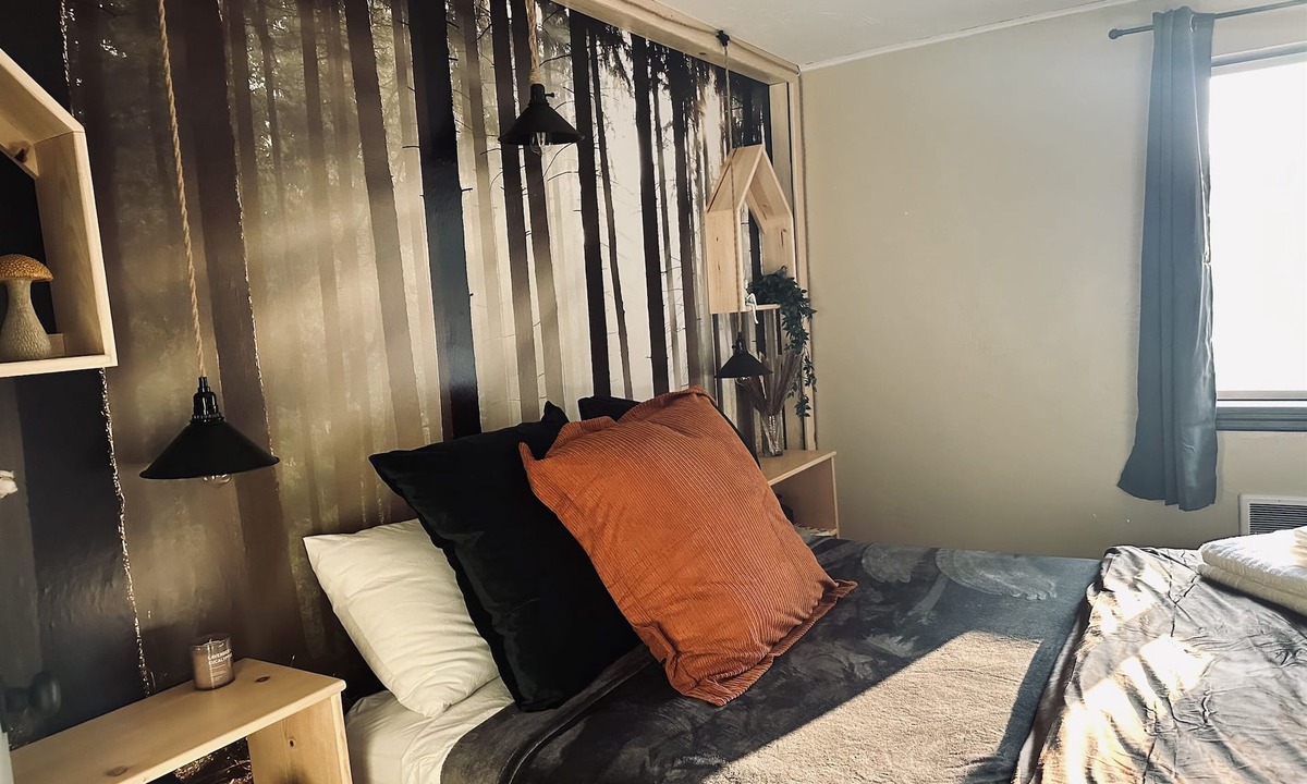 Western House | Faerie Hollow- whimsy, backyard, great kitchen!