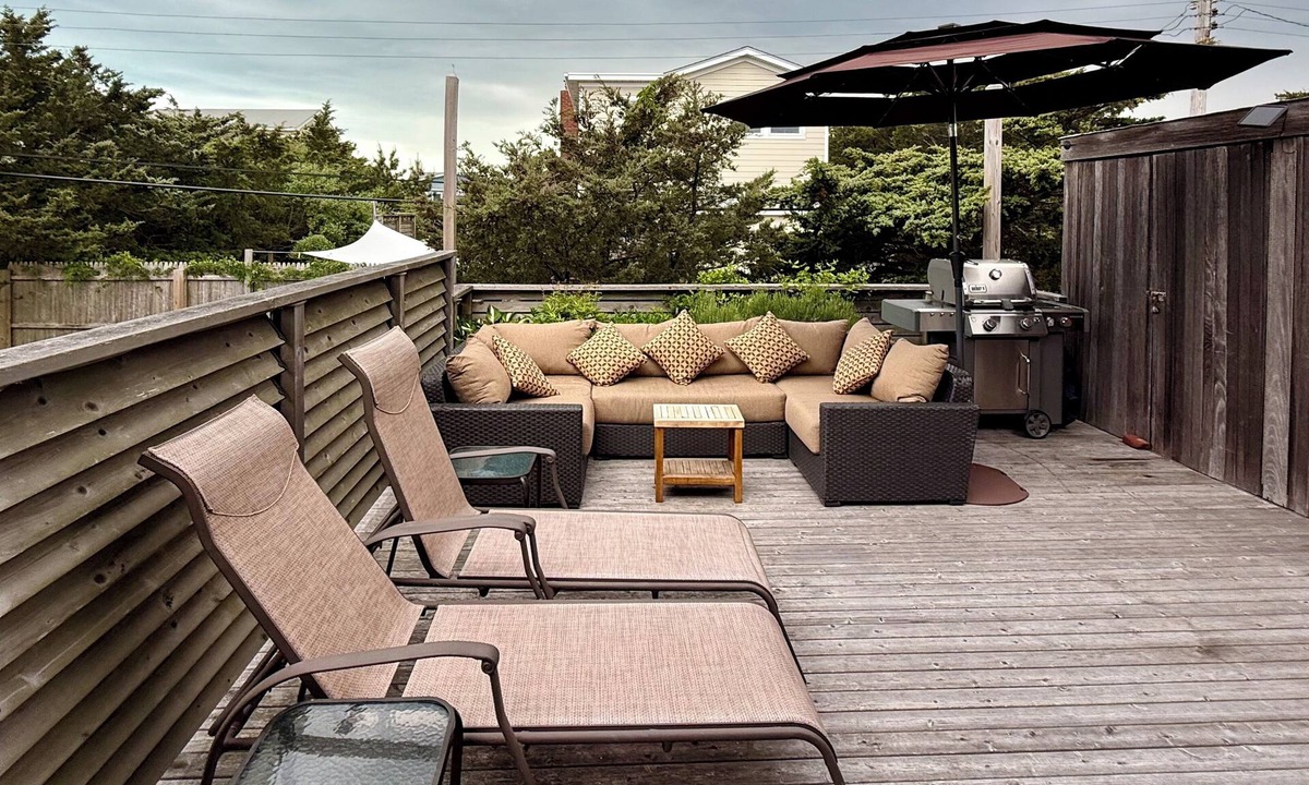 Fair Harbor House | Fair Harbor: 30 Seconds to the Ocean ★