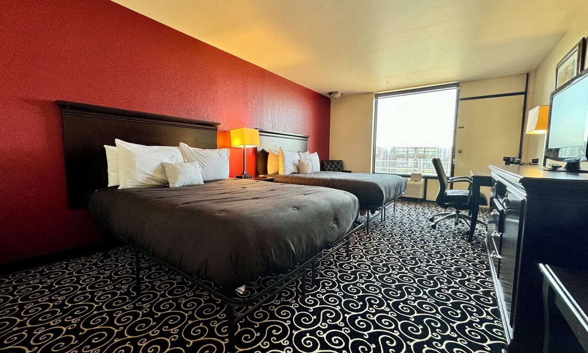 Hiawatha Hotel | FairBridge Inn Express Hiawatha