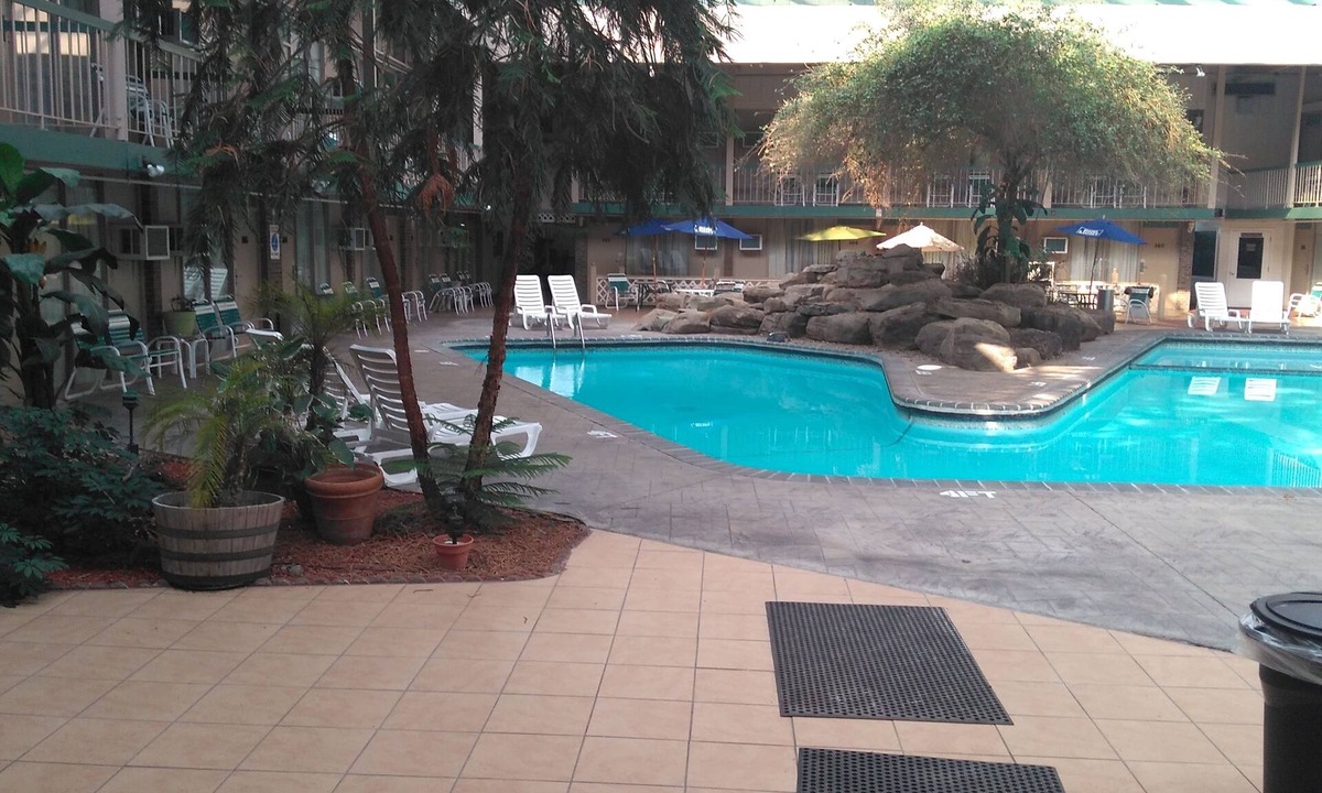 Stroudsburg Hotel | FairBridge Inn & Suites Poconos