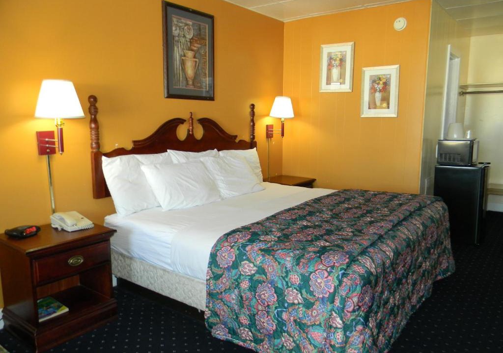 Roanoke Rapids Hotel | Fairfax Motel