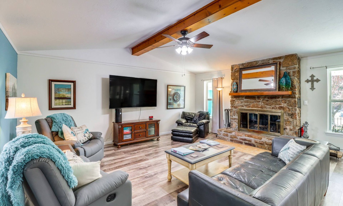 Fairfield Bay House | Fairfield Bay Home On Golf Course w/Fenced Yard!