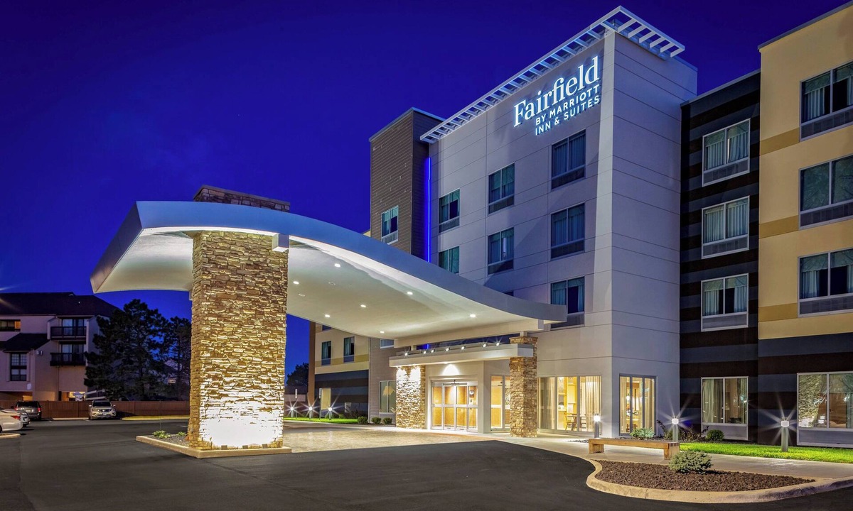 Port Clinton Hotel | Fairfield by Marriott Port Clinton Waterfront