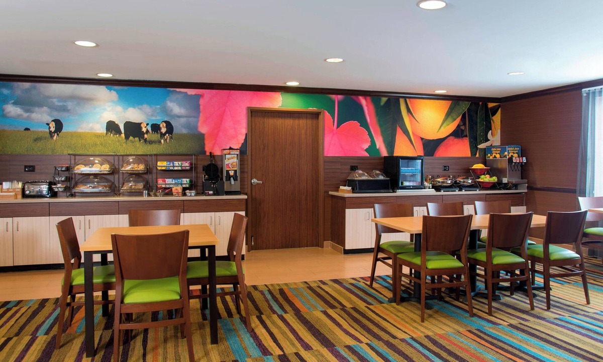 St. Charles Hotel | Fairfield Inn and Suites By Marriott St Charles