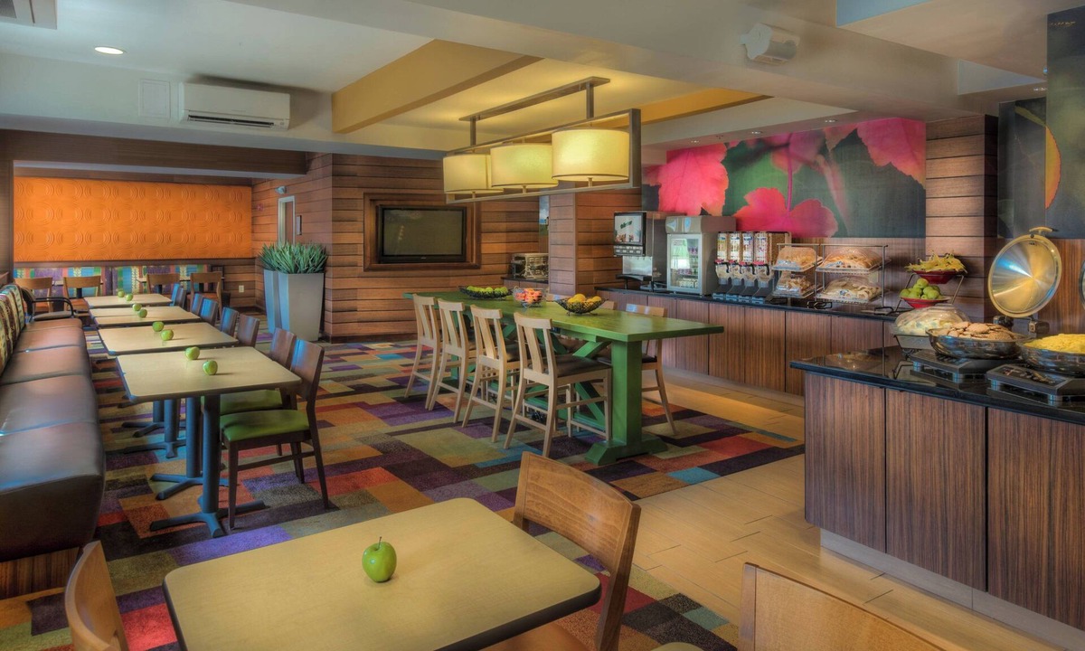 Bermuda Hotel | Fairfield Inn By Marriott Richmond Chester