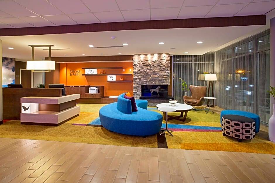 Burlington Hotel | Fairfield Inn & Suites by Marriott Burlington