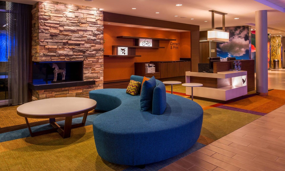 Maryland Heights Hotel | Fairfield Inn & Suites St Louis Westport