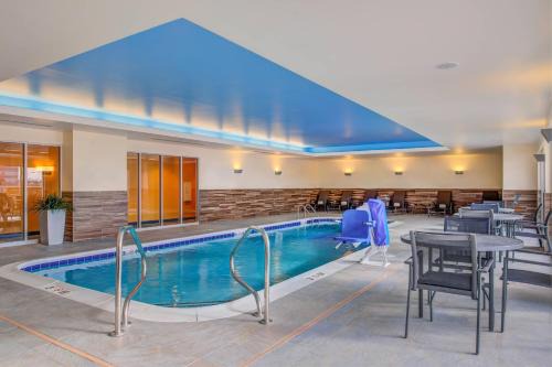 Maryland Heights Hotel | Fairfield Inn & Suites by Marriott St. Louis Westport