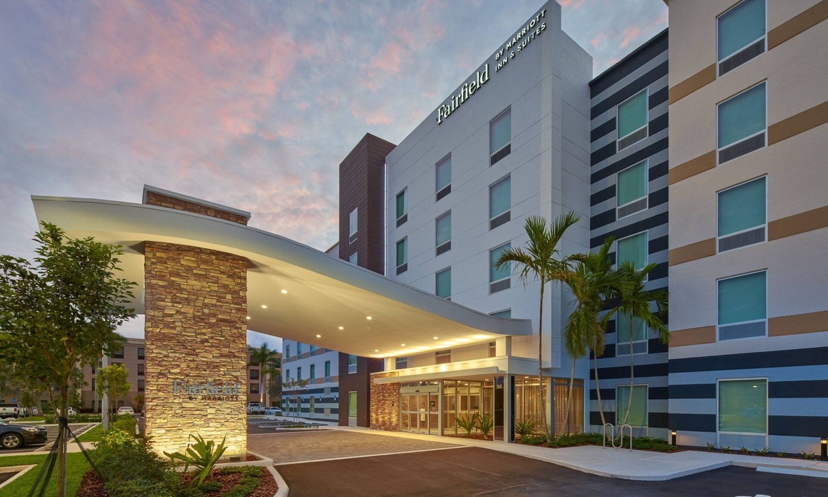 West Palm Beach Hotel | Fairfield Inn & Suites by Marriott West Palm Beach