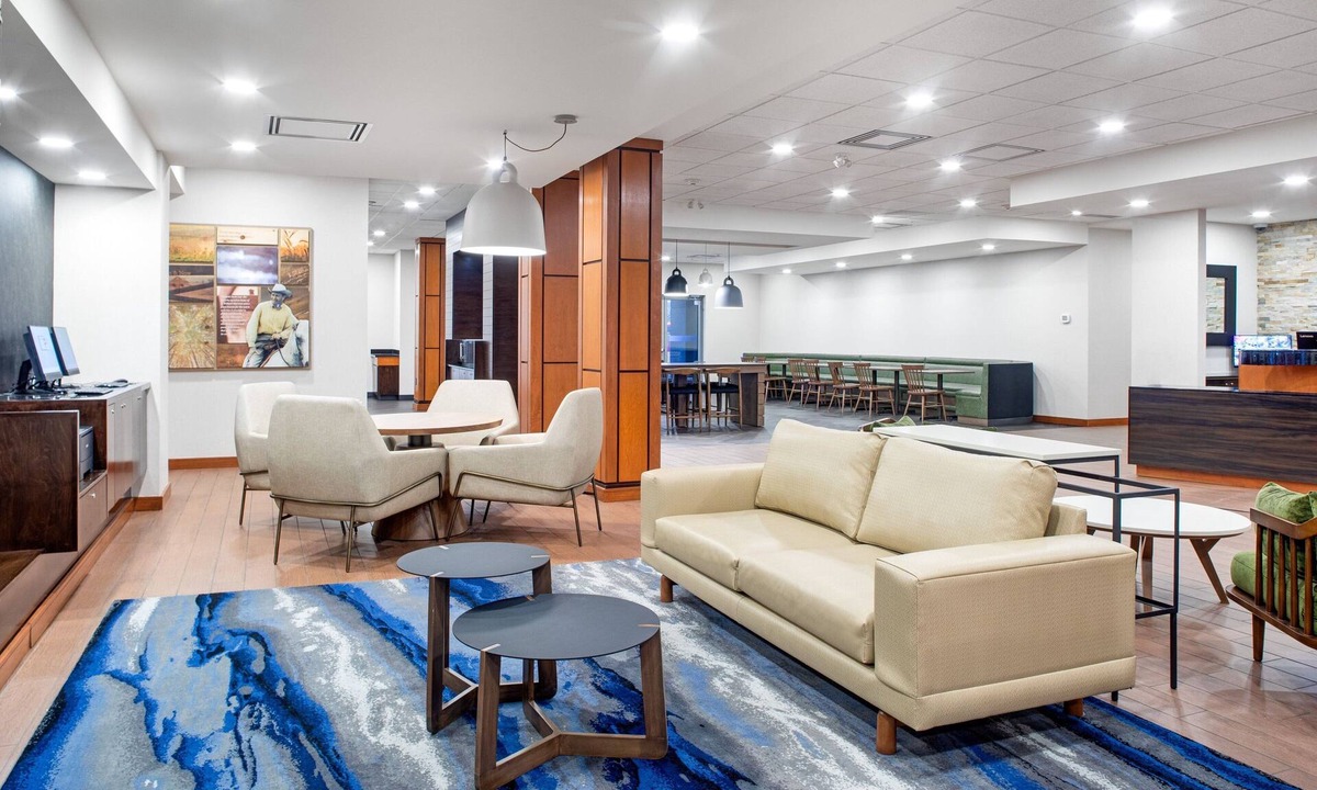 Gateway Hotel | Fairfield Inn & Suites by Marriott Toronto Mississauga