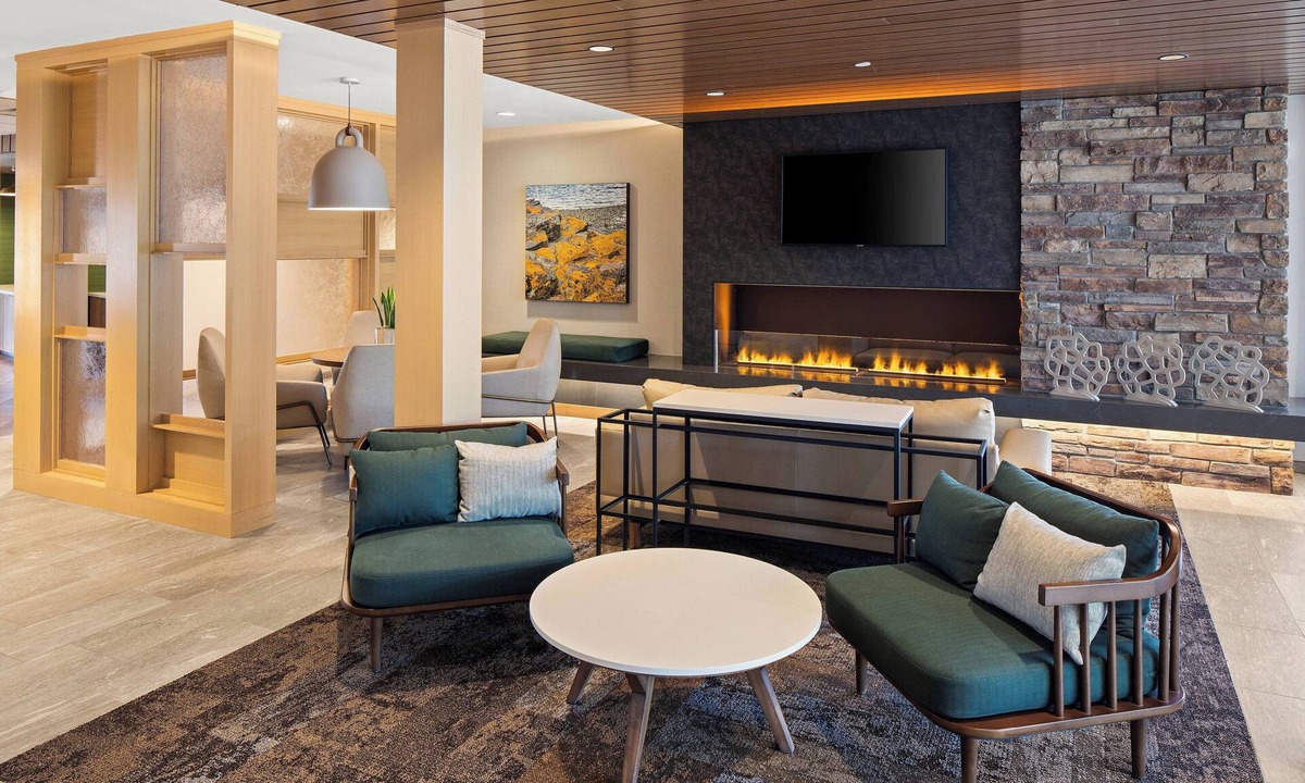 Duluth Hotel | Fairfield Inn & Suites by Marriott Duluth