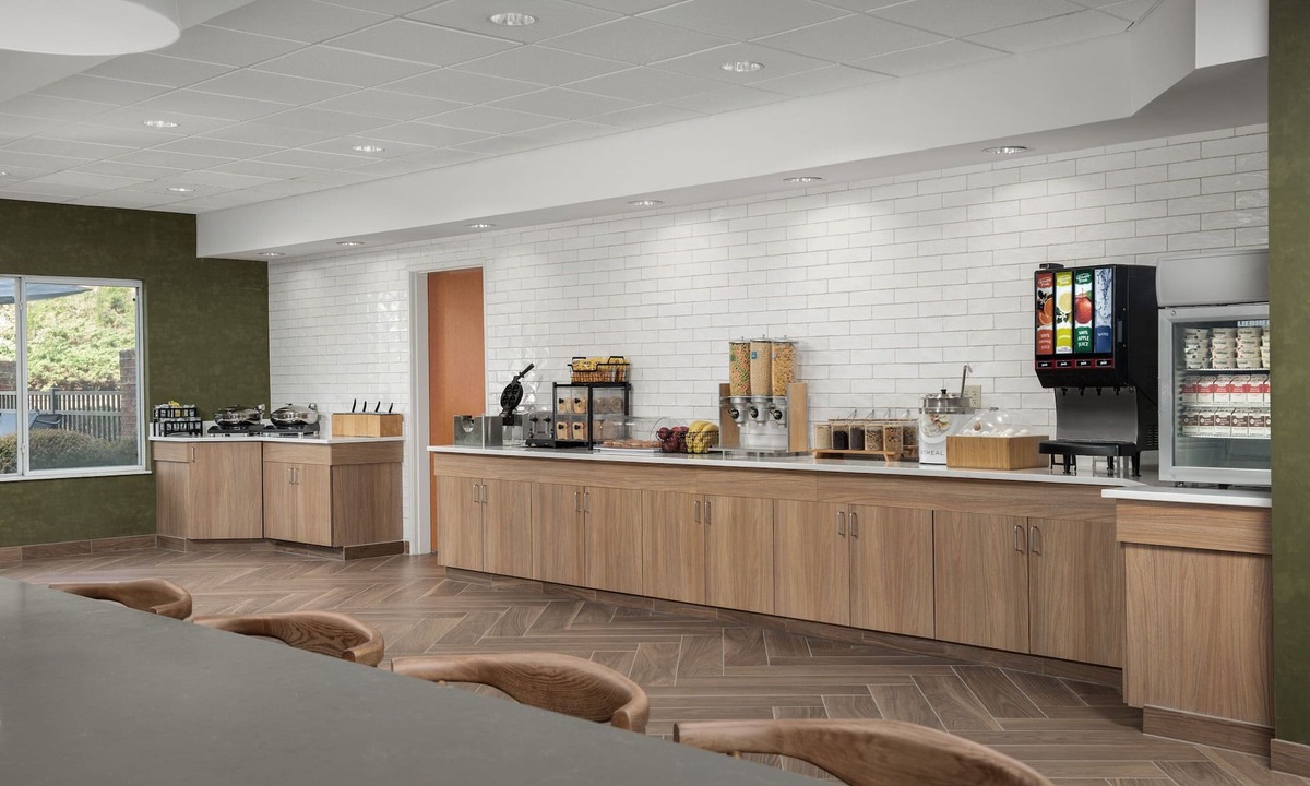 Hollins Hotel | Fairfield Inn & Suites by Marriott Roanoke Hollins/I-81