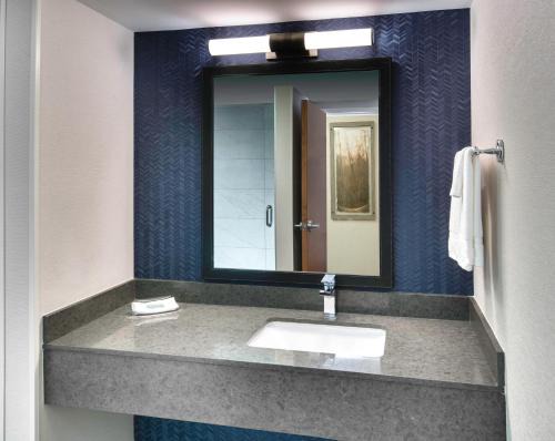 Steeles Industrial Hotel | Fairfield Inn & Suites by Marriott Toronto Brampton