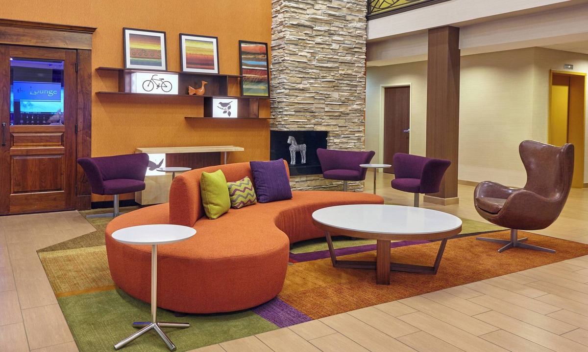 Lombard Hotel | Fairfield Inn & Suites by Marriott Lombard