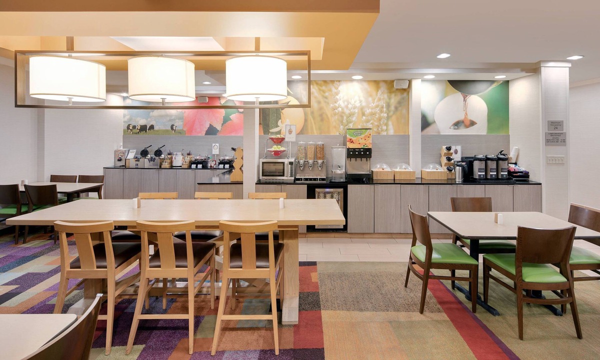 North Loop Hotel | Fairfield Inn & Suites by Marriott Austin-University Area