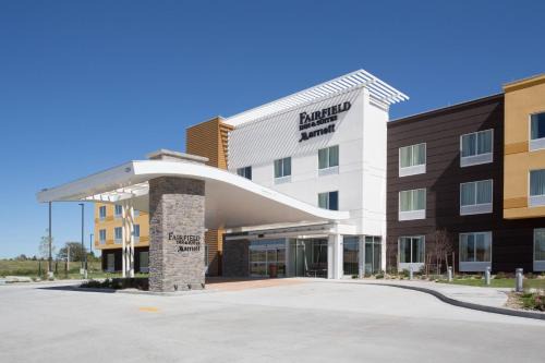 Burlington Hotel | Fairfield Inn & Suites by Marriott Burlington