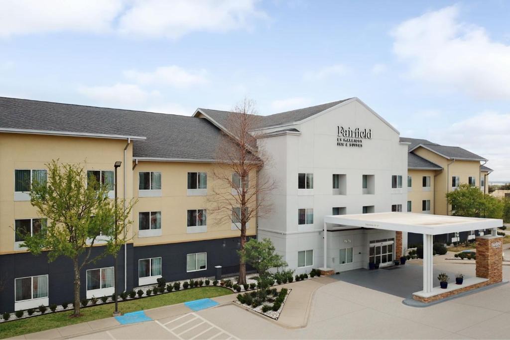 Denton Hotel | Fairfield Inn & Suites Denton